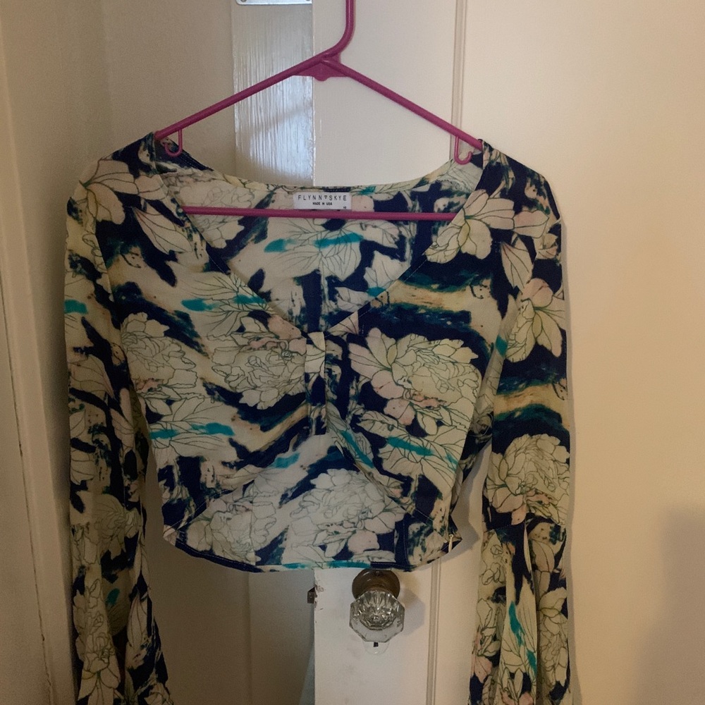 Flynn sky floral crop too XS